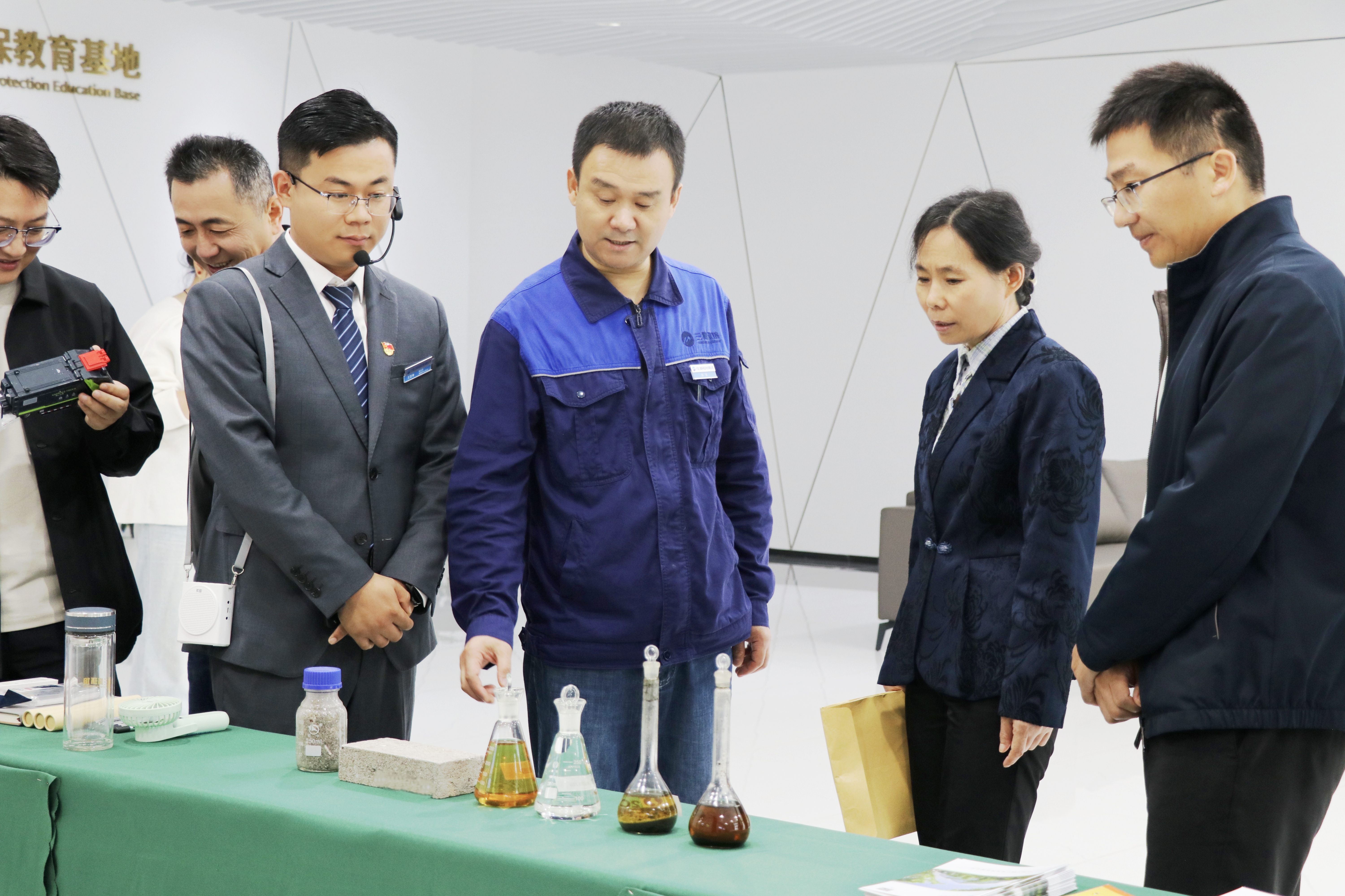 10月17日，安徽省生態(tài)環(huán)境廳調研六安三峰公司 為環(huán)保教育基地注入新動能.jpg